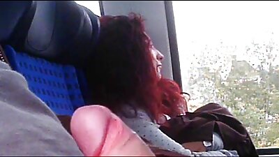 Nøgen kone, liggende på maven, sagde, at i dag kan du komme inde i hende.
