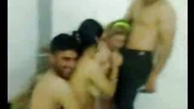 Stikker konstant sin finger i røven på den mest sexede pige i verden.