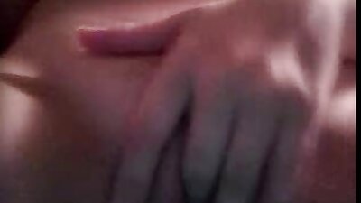 Til grov analsex med en russisk brunette tog han håndjern og et kondom med sig.