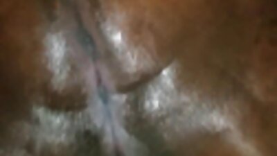 En asiatisk kvinde har det faktum, at hun har analsex med sin elsker optaget på video.