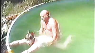 Fyren blev bragt sammen med en langbenet babe, der elsker hård sex i doggystyle og stående.