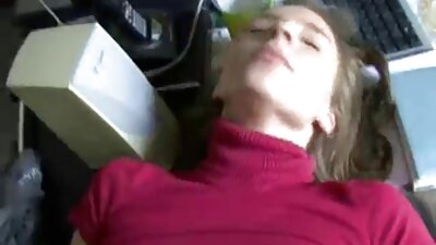 Den russiske pige var utålmodig efter at have sex, mens hun stod i vinterskoven i positur af doggy-stil fra første person.