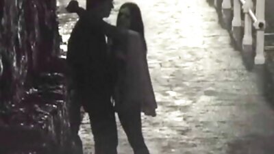 Med den nuværende fucker bliver en pige med en rund bytte kneppet mere og mere ikke hjemme, men på offentlige toiletter.