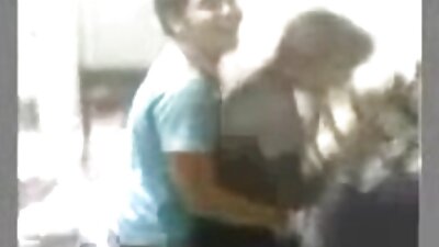En stram fisse af en moden asiat med en intim klipning på pubis ventede på medlemmet af den nye fucker.