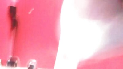 Fundet i en moden engelsk kvindes tabte telefon i briller er en video af hendes blowjob i første person.