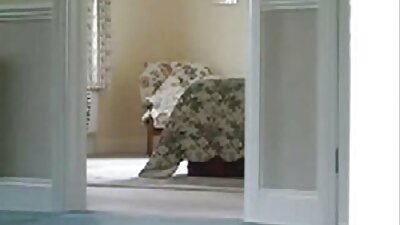 Negeren bekymrer sig om sundhed og sin store penis, det er derfor, han tog et kondom på, før han kneppede med hvide swingers.