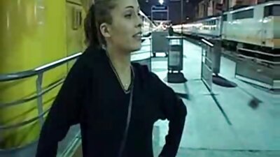 Lægen behandlede en fordærvet studerende i en kort plaid nederdel med en pik.